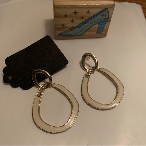 Vintage No~8 Unique Light Weight Fancy Earrings - Picture 10 of 11